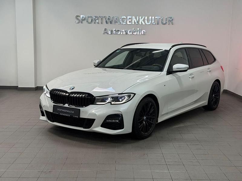 Weiß Gebraucht 2020 BMW 330 M Sport Kombi | 30.890 € (Guter Preis) - Bild 1/4