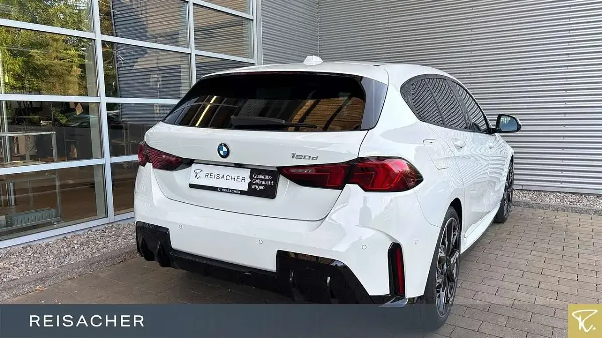 Gebraucht BMW 120 M Sport 163 PS (119 kW) 2025 Alpinweiss iii Kleinwagen