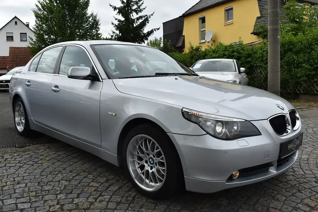 Gebraucht BMW 523 Advantage 177 PS (130 kW) 2005 Silber Limousine