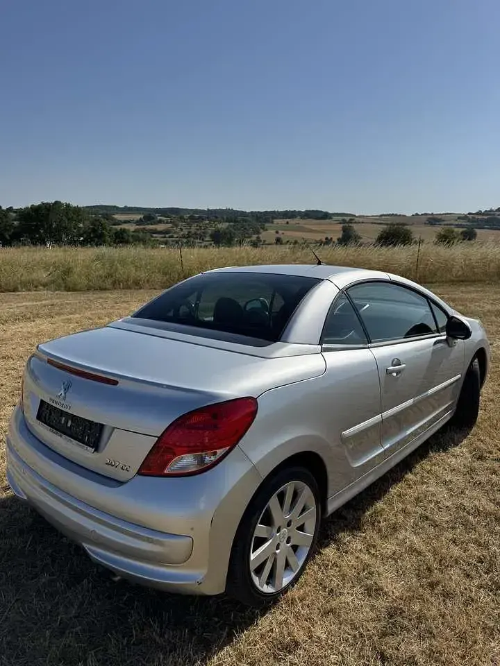 Gebraucht Peugeot 207 CC 156 PS (114 kW) 2013 Silber Cabrio