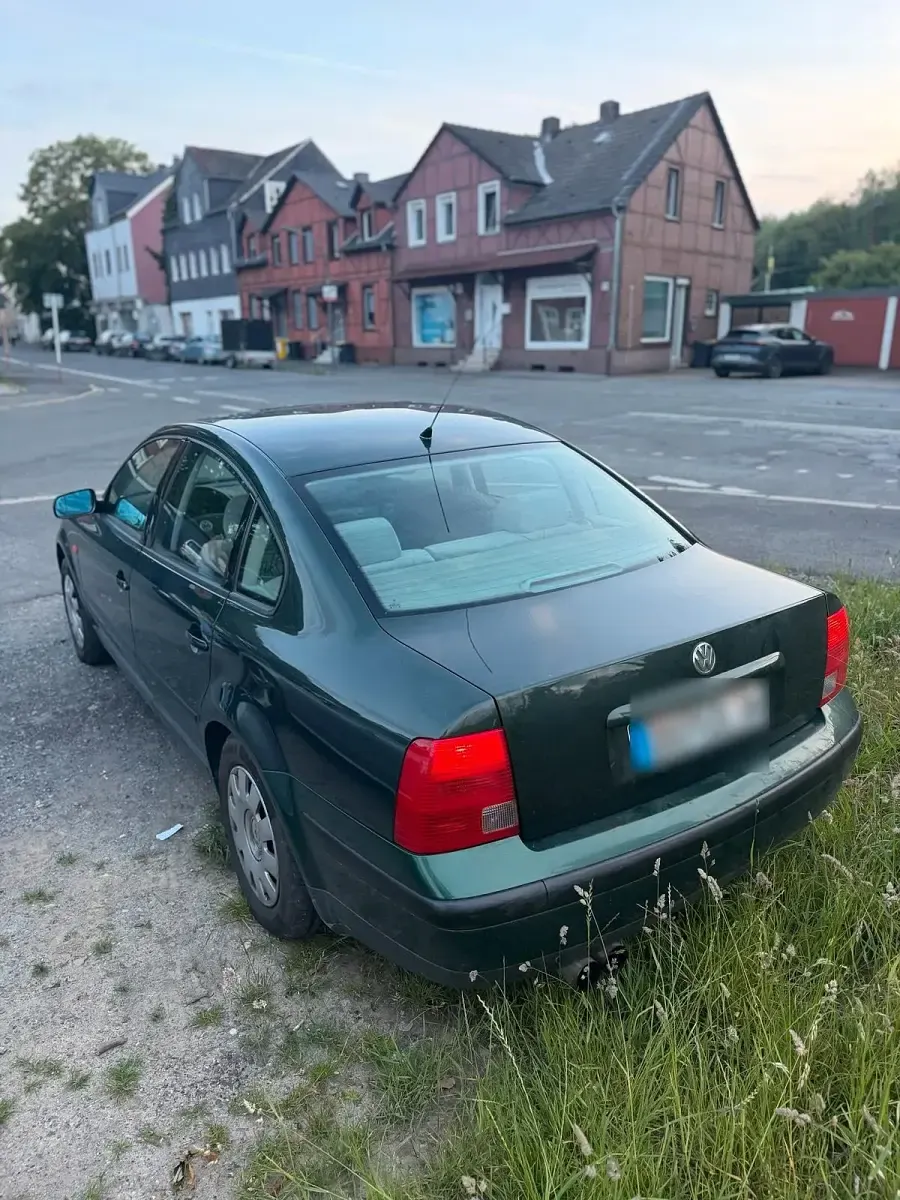 Gebraucht VW Passat 101 PS (74 kW) 1997 Grün Limousine
