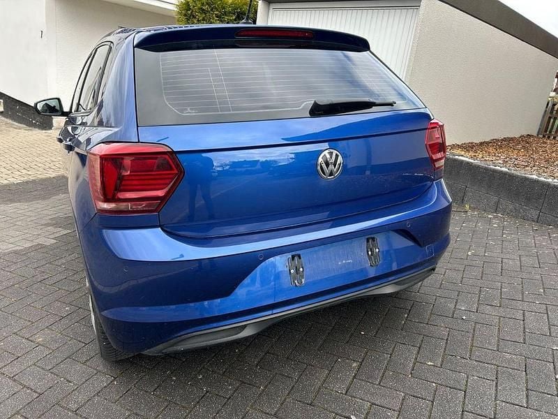 Gebraucht VW Polo Comfortline 75 PS (55 kW) 2018 Blau Kleinwagen
