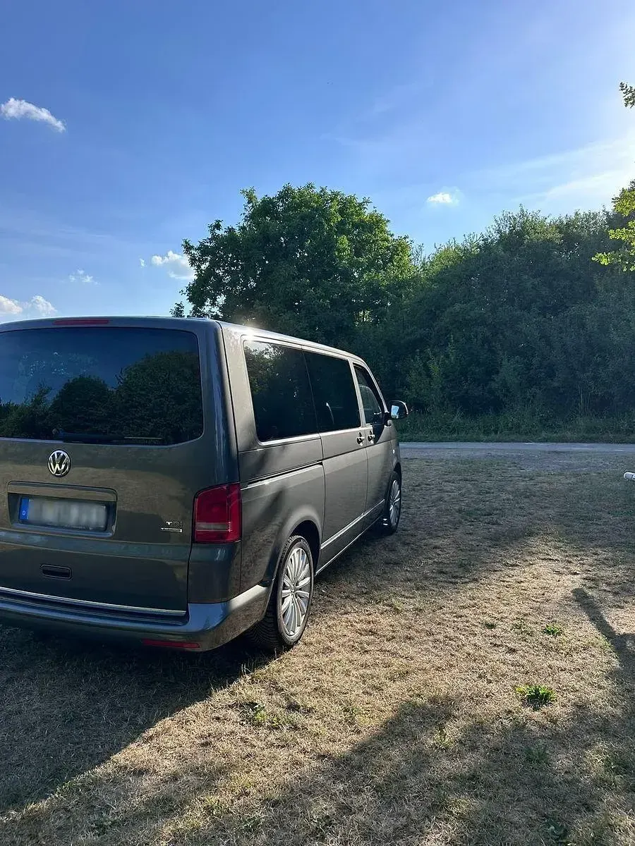 Gebraucht VW Multivan Highline 179 PS (131 kW) 2013 Silber Van / Kleinbus