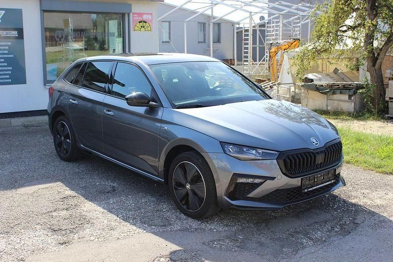 Grau Gebraucht 2024 Skoda Scala Monte Carlo Kleinwagen | 21.890 € (Fairer Preis) - Bild 1/4