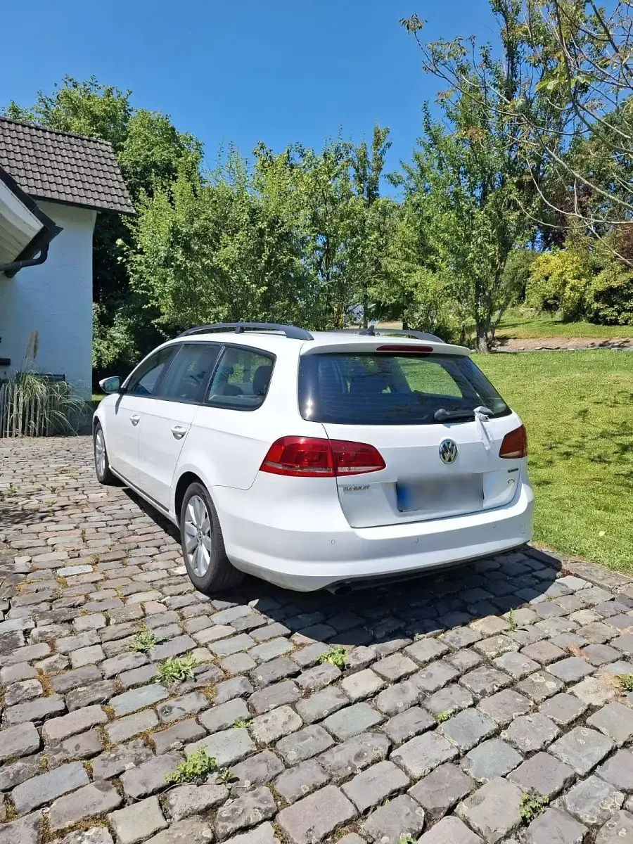 Gebraucht VW Passat 105 PS (77 kW) 2014 Weiß Kombi