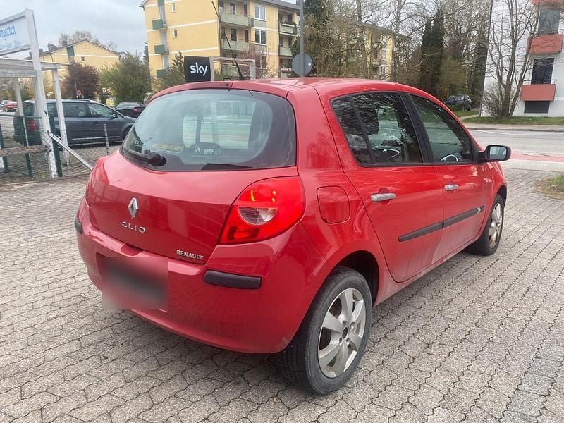 Gebraucht Renault Clio II 86 PS (63 kW) 2006 Rot Kleinwagen