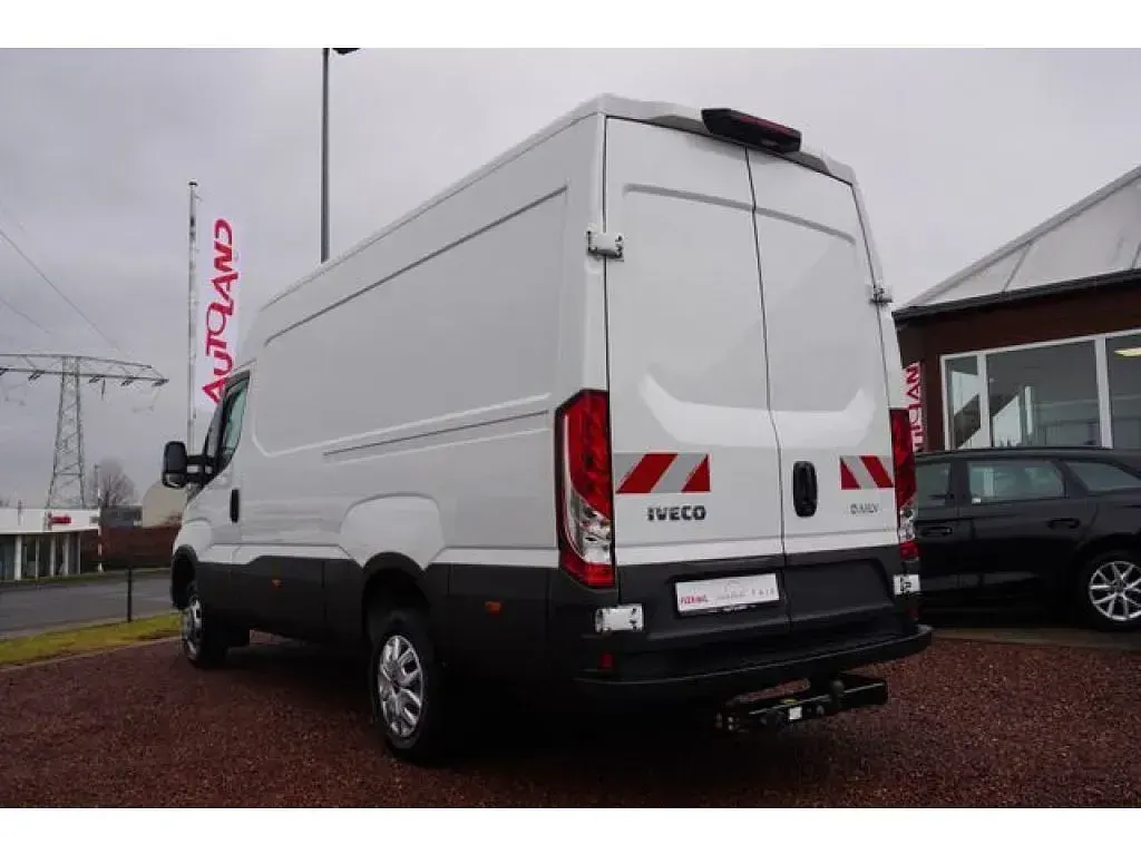 Gebraucht Iveco Daily 175 PS (128 kW) 2023 Weiß Van