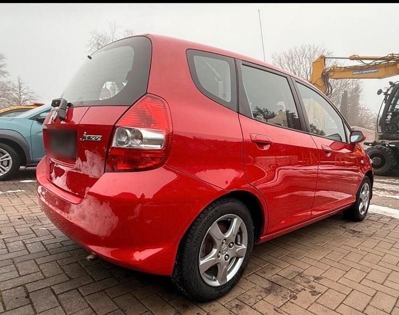 Gebraucht Honda Jazz 78 PS (57 kW) 2008 Rot Kleinwagen
