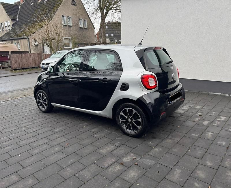 Gebraucht Smart ForFour Passion 71 PS (52 kW) 2014 Schwarz Kleinwagen