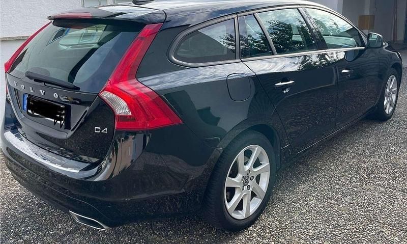 Gebraucht Volvo V60 Kinetic 181 PS (133 kW) 2014 Schwarz Kombi