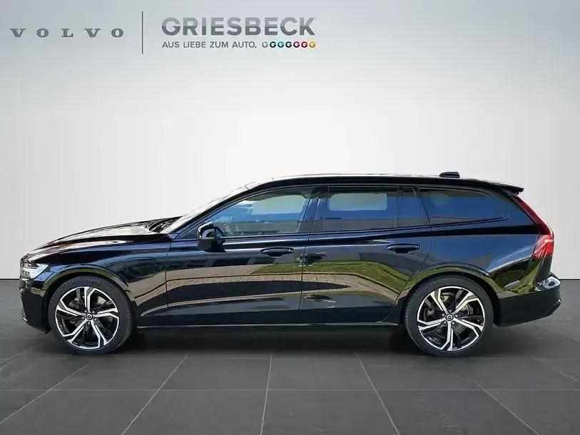 Gebraucht Volvo V60 Plus 455 PS (334 kW) 2023 Onyx black / metallic Kombi