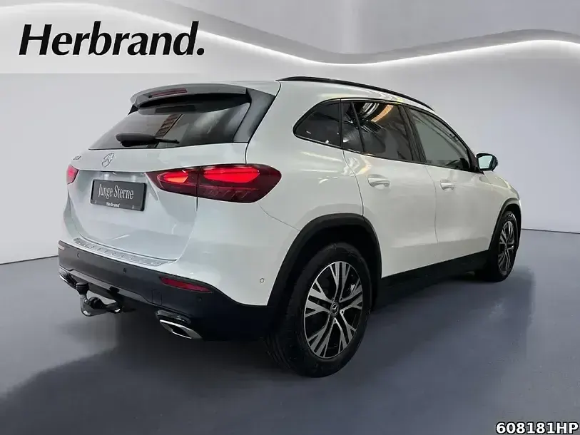 Gebraucht Mercedes GLA200 Progressive 163 PS (119 kW) 2025 Polarweiß uni SUV
