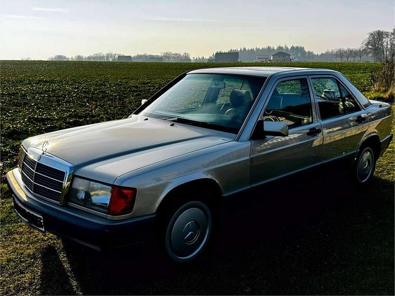 Gebraucht Mercedes 190 122 PS (89 kW) 1992 Beige Limousine