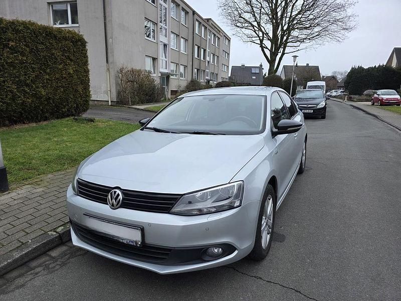 Gebraucht VW Jetta Match 105 PS (77 kW) 2013 Silber Limousine