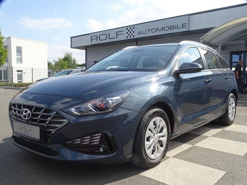 Blau Gebraucht 2024 Hyundai i30 Select Limousine | 17.980 € (Fairer Preis) - Bild 1/4