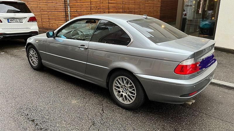Silber Gebraucht 2004 BMW 325 Coupé | 8.499 € (Fairer Preis) - Bild 1/2