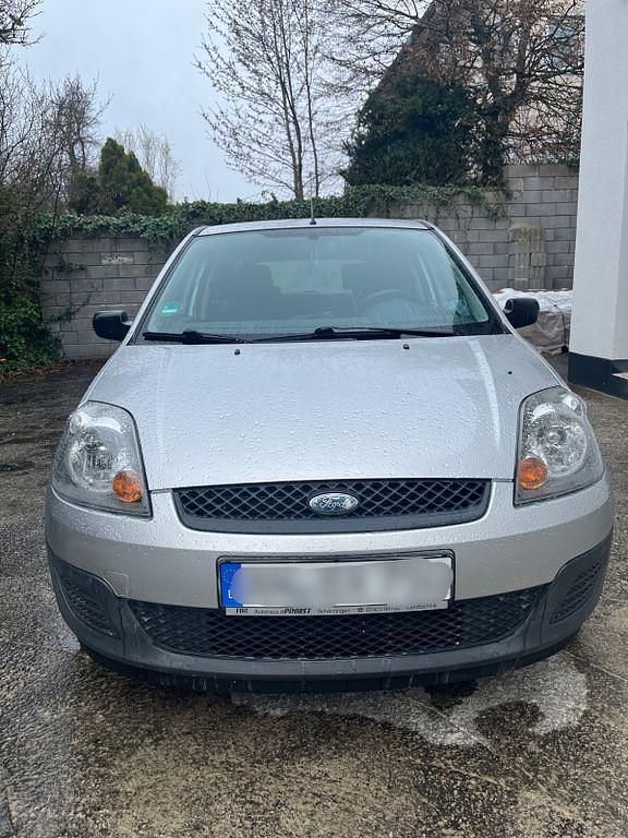 Gebraucht Ford Fiesta Trend 80 PS (58 kW) 2006 Silber Kleinwagen