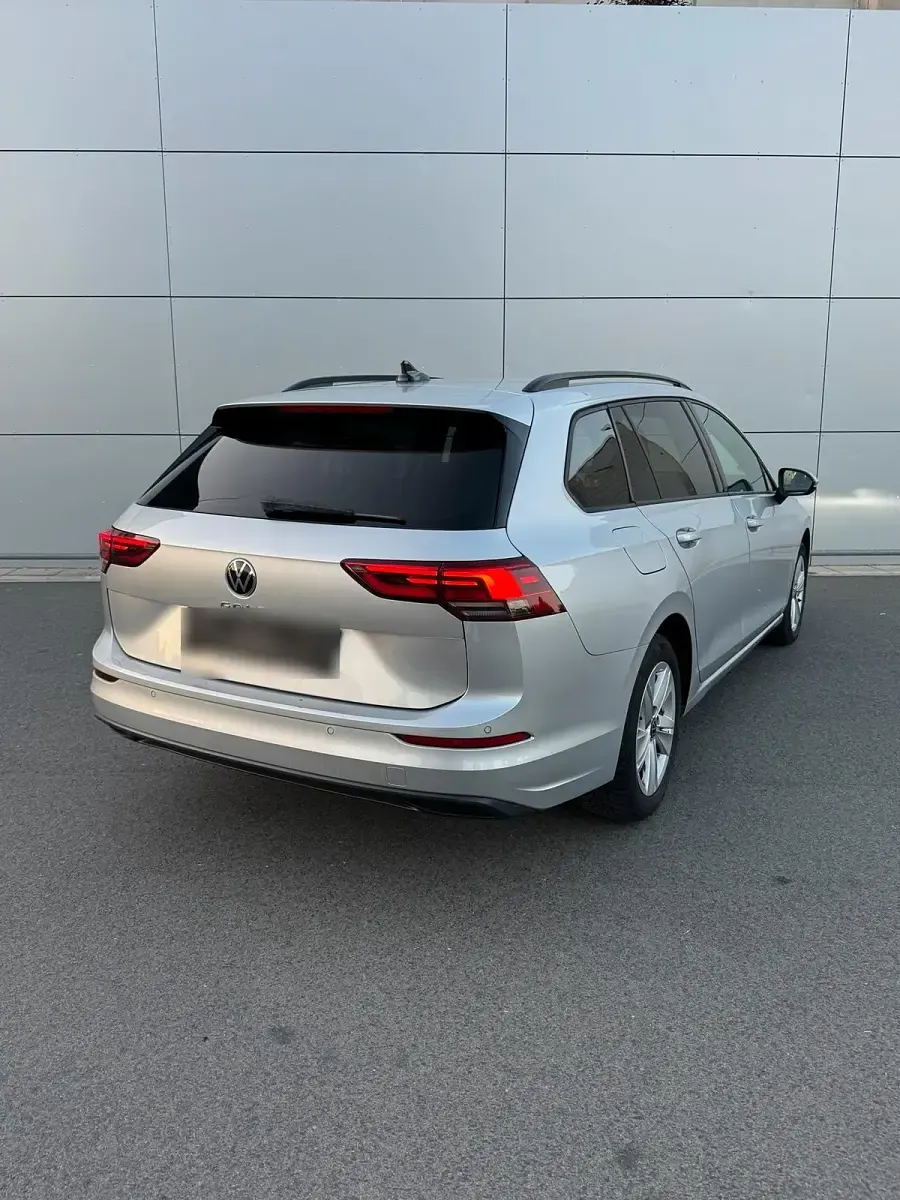 Gebraucht VW Golf VIII Life 150 PS (110 kW) 2022 Silber Kombi