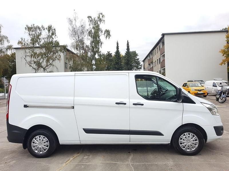 Gebraucht Ford Transit Custom 131 PS (96 kW) 2017 Frostweiß Van / Kleinbus