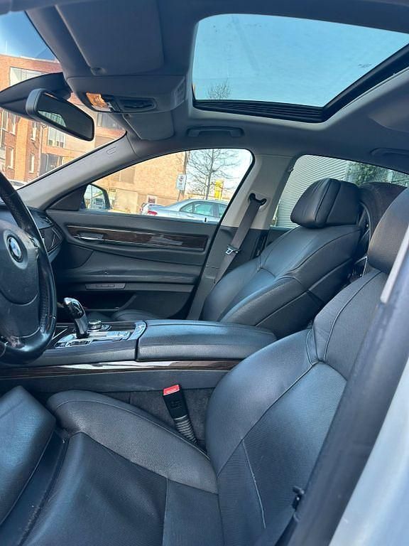 Gebraucht BMW 730 245 PS (180 kW) 2009 Silber Limousine