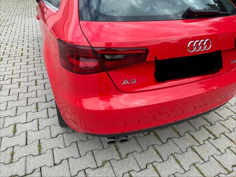 Gebraucht Audi A3 S-Line 150 PS (110 kW) 2012 Rot Limousine