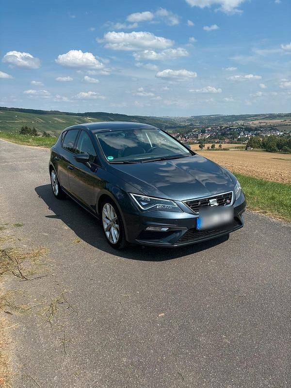 Grau Gebraucht 2019 Seat Leon FR Kombi | 16.950 € (Fairer Preis) - Bild 1/4