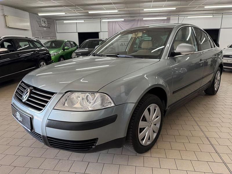 Gebraucht VW Passat 102 PS (75 kW) 2004 Grau Limousine