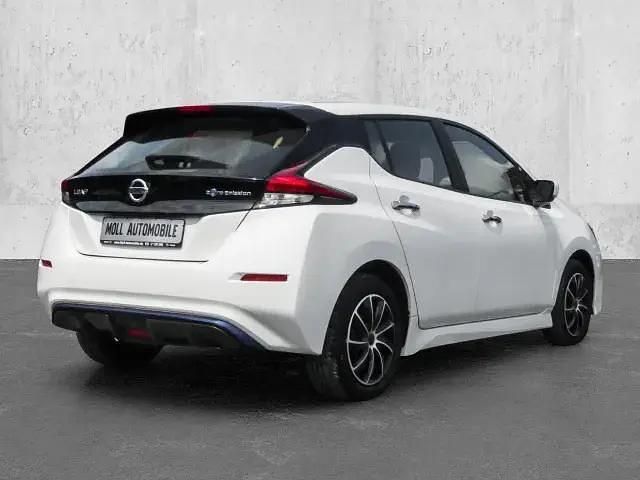 Gebraucht Nissan Leaf 110 kW (150 PS) 2021 White (s) Kleinwagen