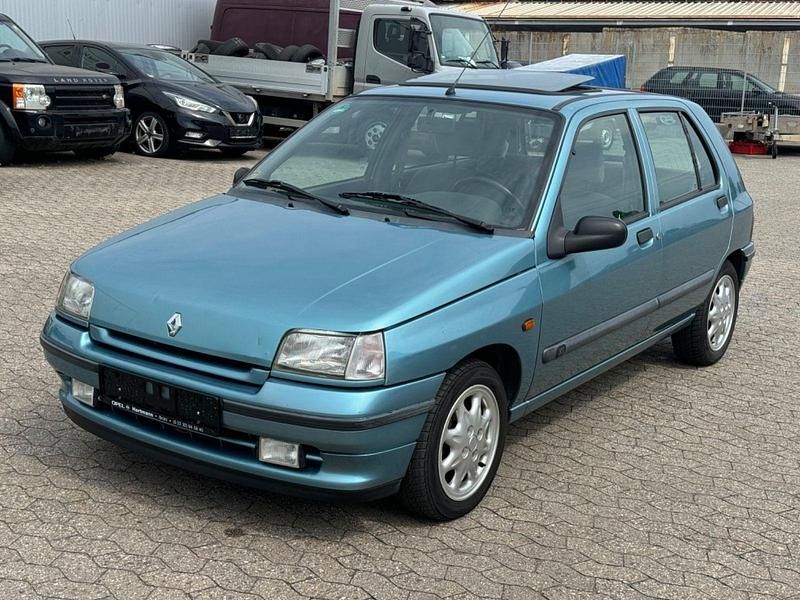 Gebraucht Renault Clio 75 PS (55 kW) 1995 Grün Kleinwagen