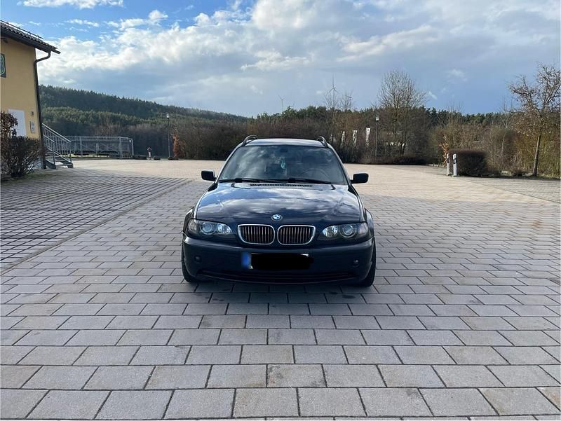 Gebraucht BMW 320 170 PS (125 kW) 2003 Blau Kombi