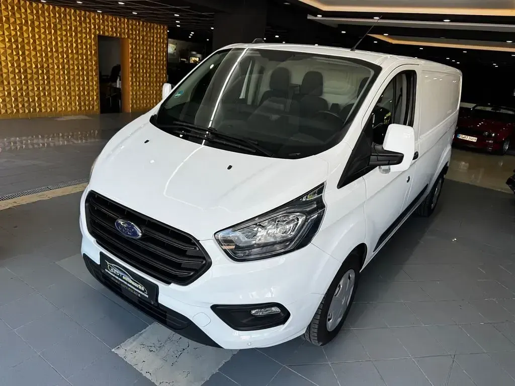 Gebraucht Ford Transit Custom 131 PS (96 kW) 2021 Frozen white Van / Kleinbus