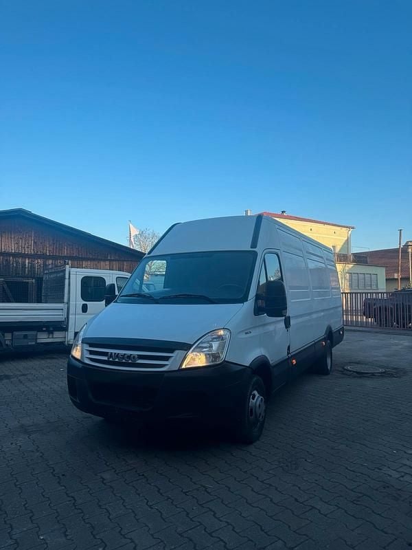 Gebraucht Iveco Daily 145 PS (106 kW) 2009 Weiß Van / Kleinbus