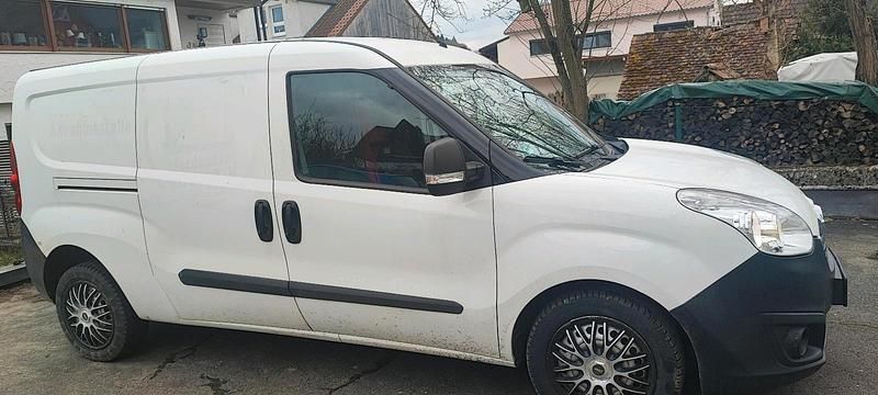 Gebraucht Opel Combo 95 PS (69 kW) 2018 Weiß Van / Kleinbus