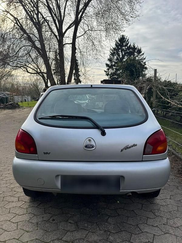 Gebraucht Ford Fiesta Ghia 1998 Silber Kleinwagen