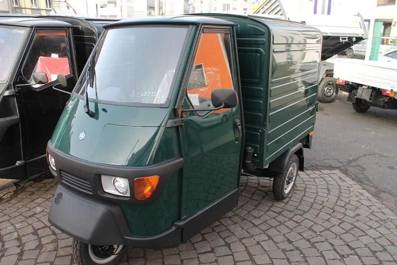 Neu Piaggio APE 2025 Dunkelgrün SUV