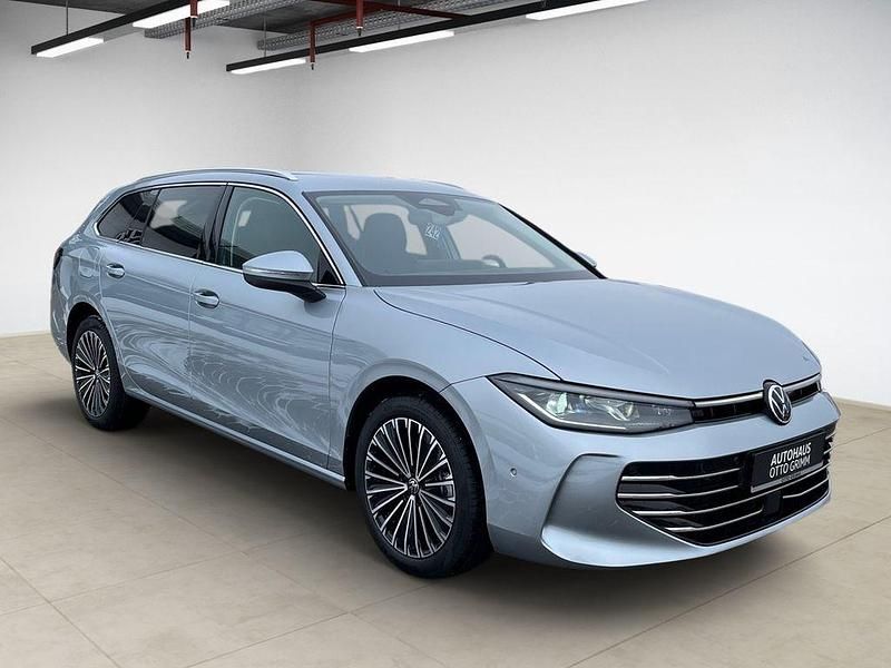 Neu VW Passat Elegance 150 PS (110 kW) 2025 Silber Limousine