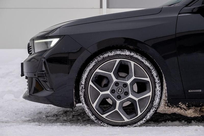 Gebraucht Opel Astra Ultimate 131 PS (96 kW) 2022 Schwarz Limousine