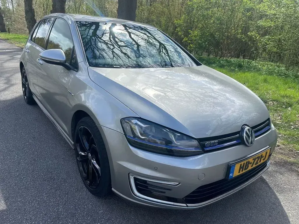 Second-hand VW Golf VII GTE 150 CP (110 kW) 2015 Gri Berlinǎ