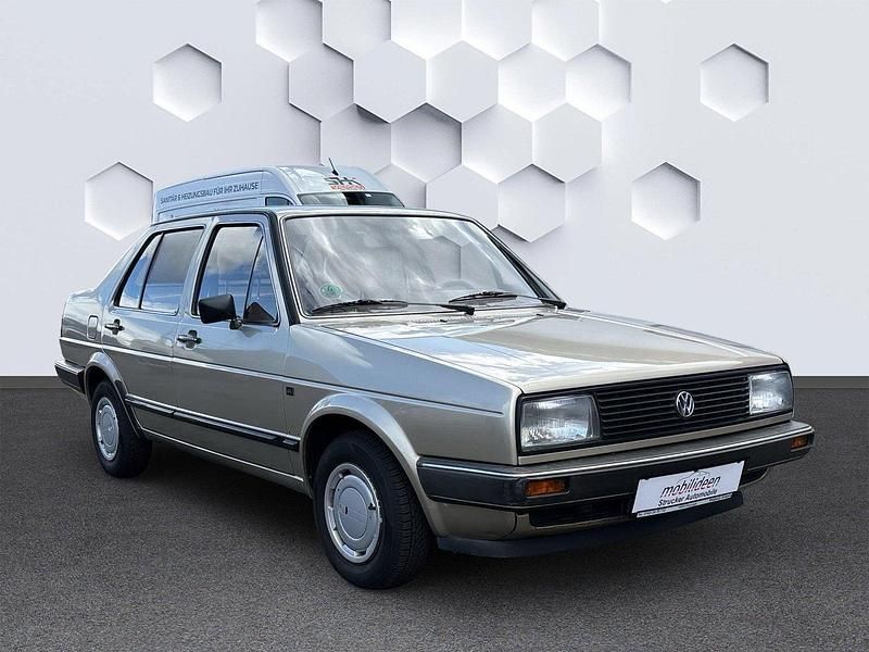 Second-hand VW Jetta 75 CP (55 kW) 1985 Auriu Berlinǎ