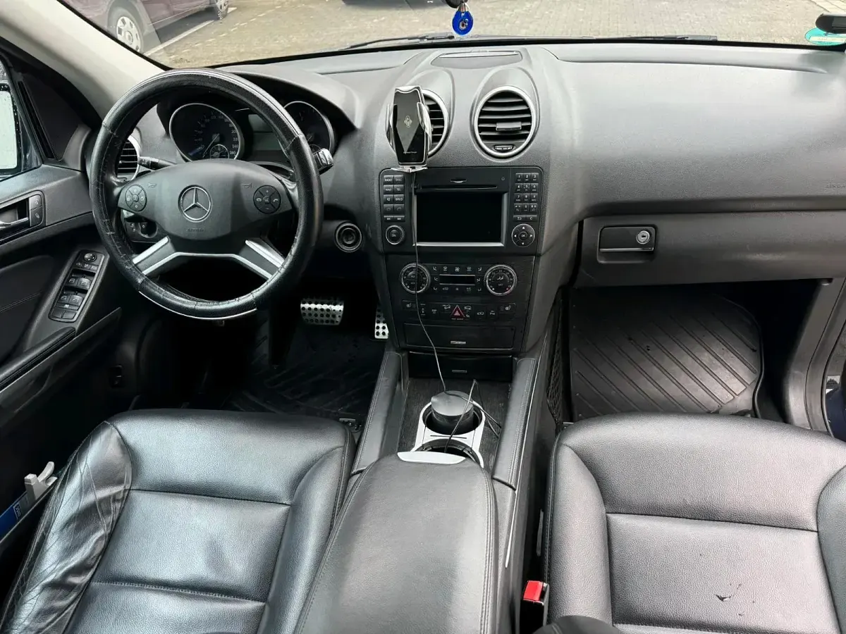 Gebraucht Mercedes ML300 204 PS (150 kW) 2010 Blau SUV