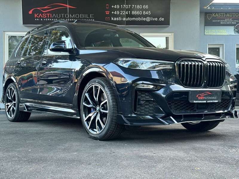 Carbonschwarz metallic Gebraucht 2020 BMW X7 M Sport SUV | 53.900 € (Teuer) - Bild 1/4