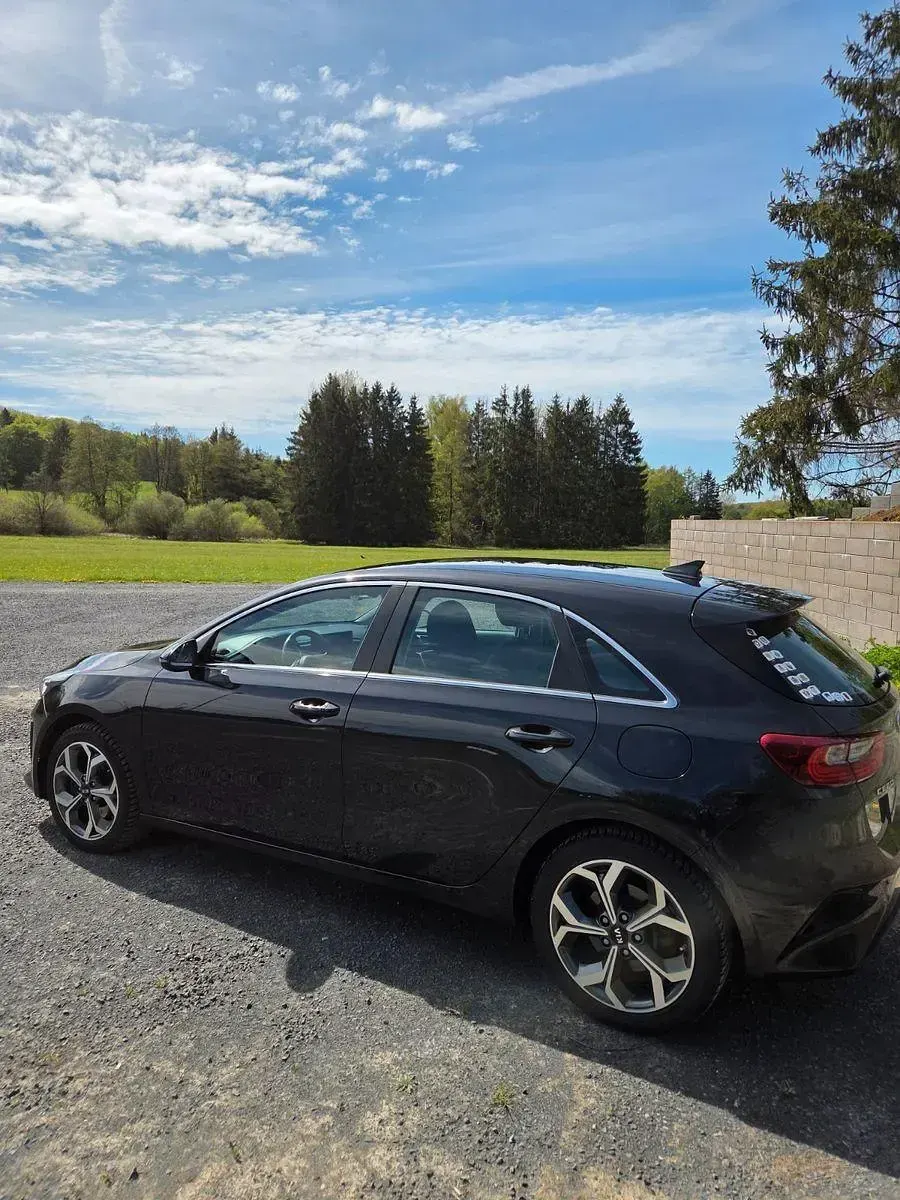 Gebraucht Kia Ceed Vision 136 PS (100 kW) 2020 Schwarz Kleinwagen