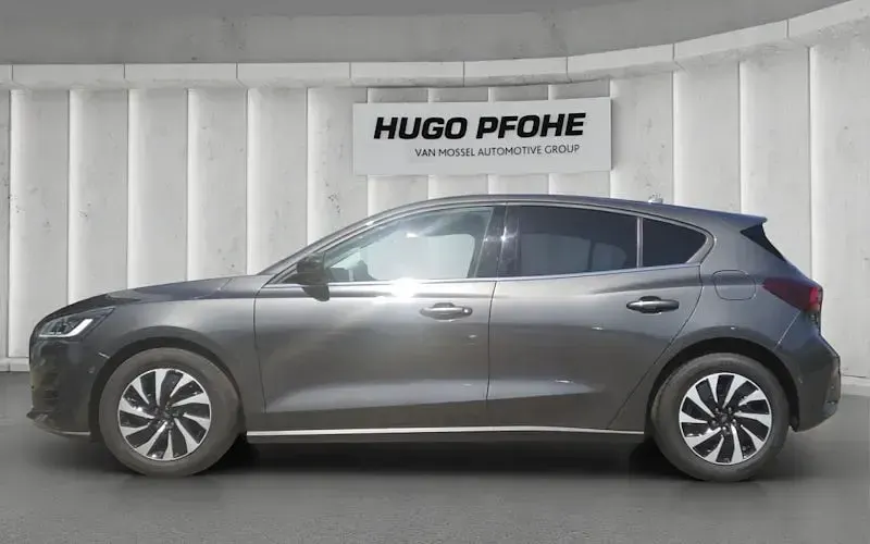 Gebraucht Ford Focus Titanium 125 PS (91 kW) 2022 Grau Limousine
