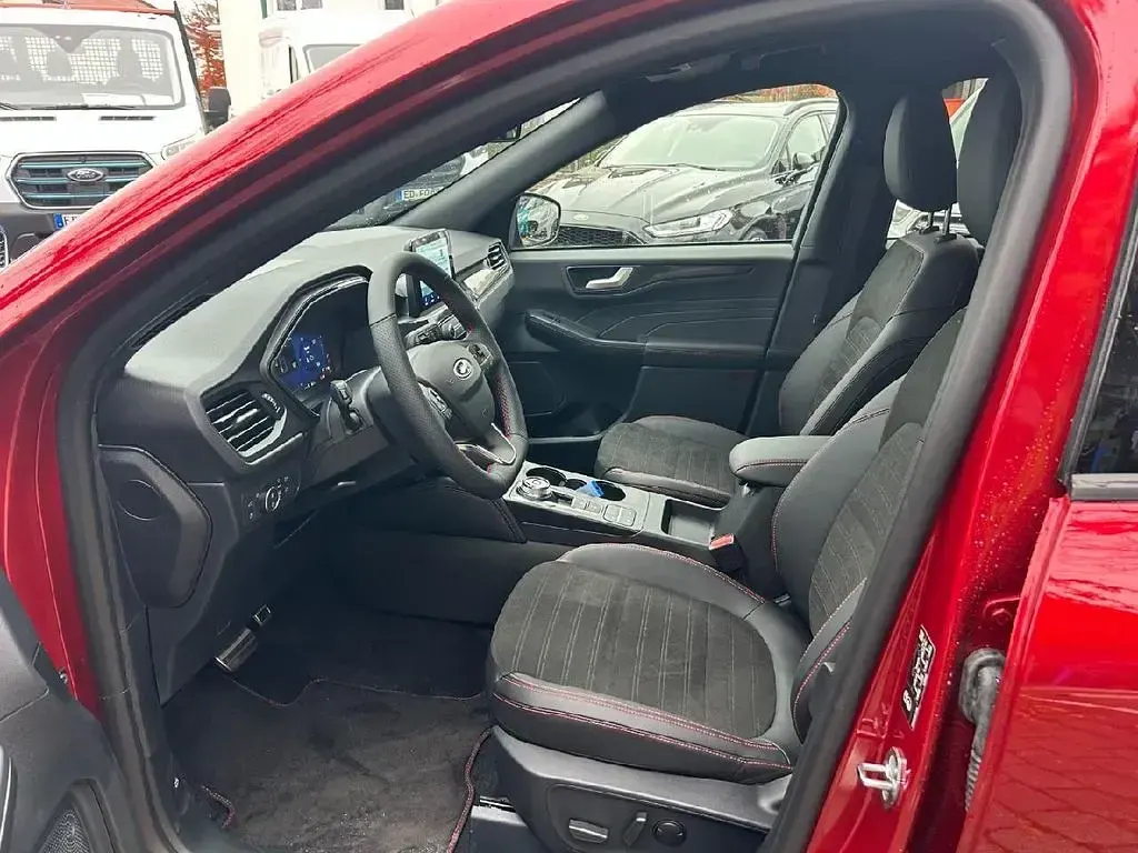 Gebraucht Ford Kuga ST-Line X 152 PS (111 kW) 2024 Lucidrot metallic SUV