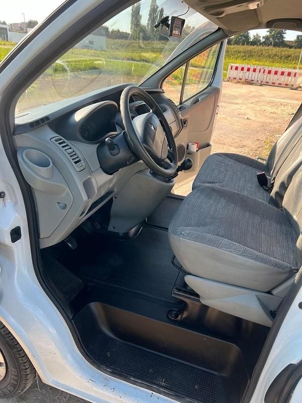 Usata Renault Traffic 90 CV (66 kW) 2012 Bianco Monovolume