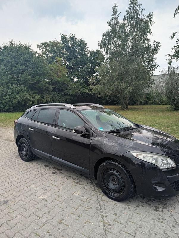 Schwarz Gebraucht 2010 Renault Mégane GrandTour Kombi | 4.600 € (Fairer Preis) - Bild 1/4