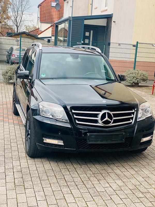 Gebraucht Mercedes GLK200 143 PS (105 kW) 2011 Schwarz SUV