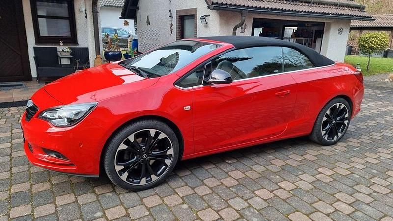 Second-hand Opel Cascada Edition 140 CP (102 kW) 2017 Roșu Cabrio
