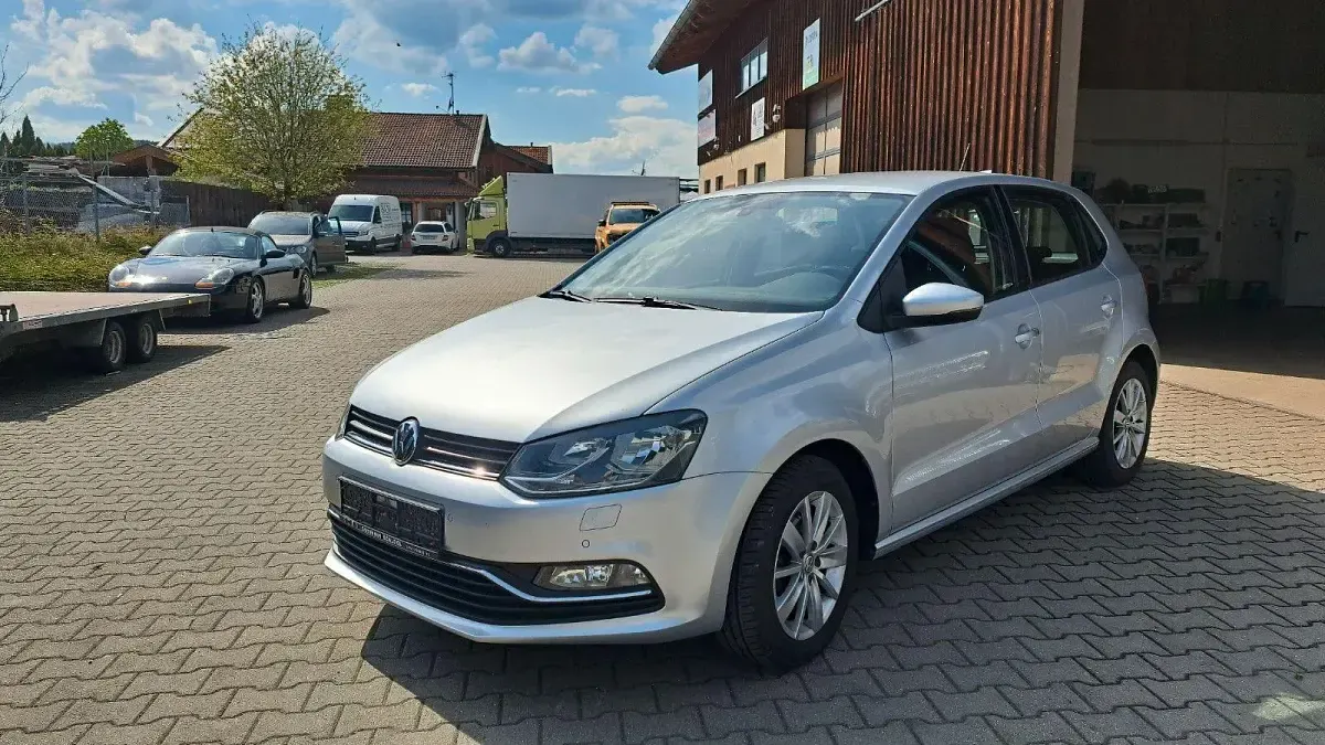 Gebraucht VW Polo Comfortline 90 PS (66 kW) 2015 Silber Kleinwagen