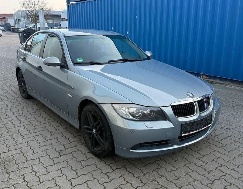 Gebraucht BMW 320 150 PS (110 kW) 2005 Grau Limousine